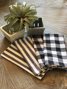 black/white cloth napkins